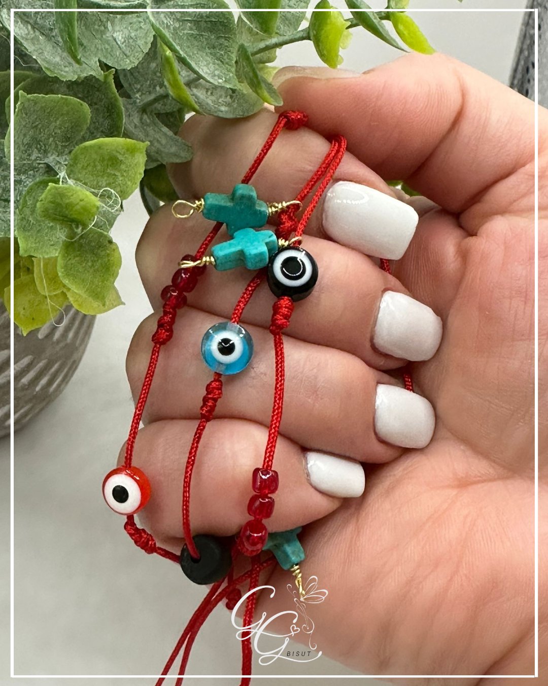 Hilos Rojos de Suerte y Protección